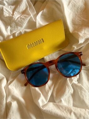 Mosanana Yellow Sunglasses Case with Brown Frame Blue Lens Sunglasses